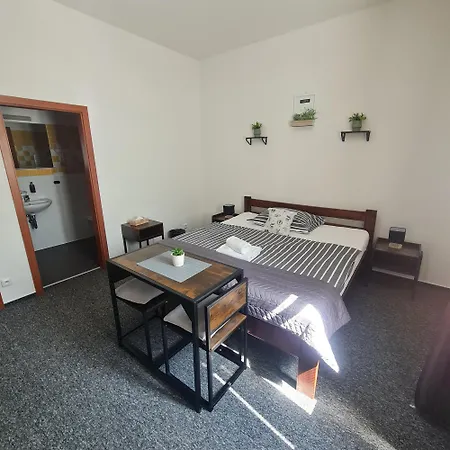 A Restaurace Simanda Guest house 3*