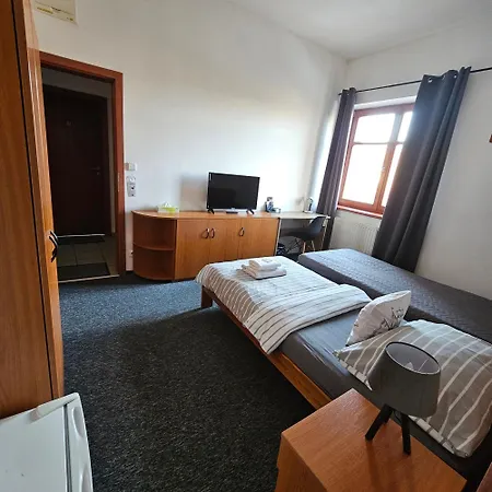 Vendégház A Restaurace Simanda 3*