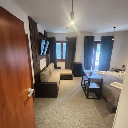 A Restaurace Simanda Πανσιόν 3*