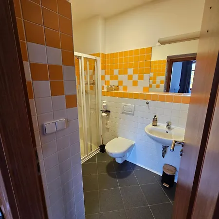 펜지온 어 레스토랑 시만다 게스트하우스